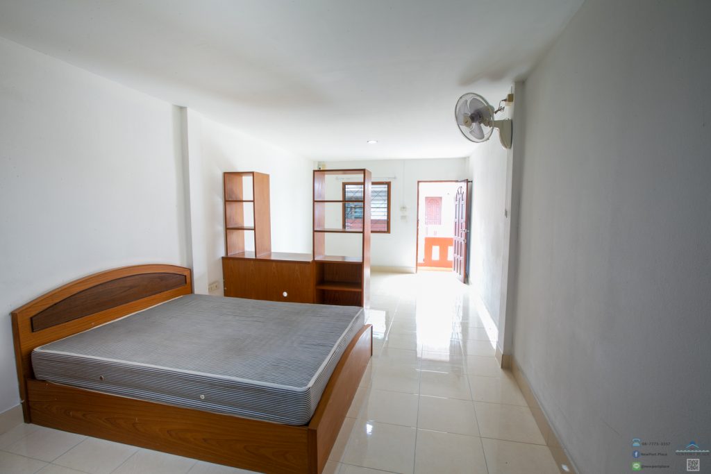 นิวพอร์​ตเพลส ห้องเฟอร์นิเจอร์พัดลม